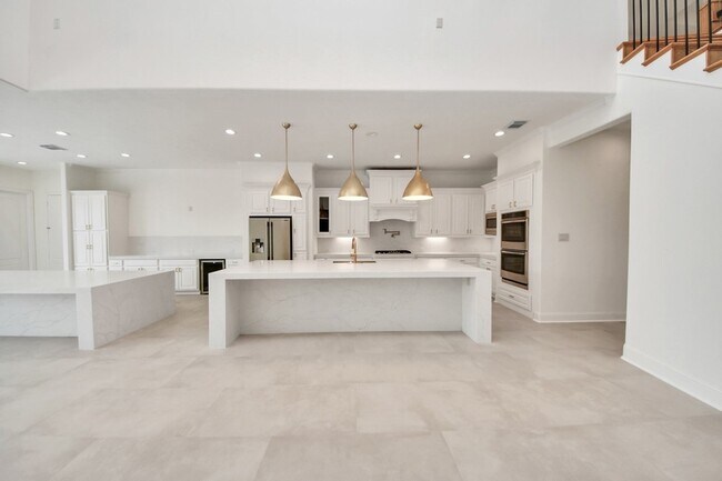 Building Photo - 23514 Bellina Dr