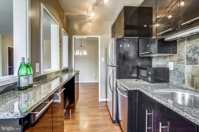 Building Photo - 4200 Cathedral Ave NW