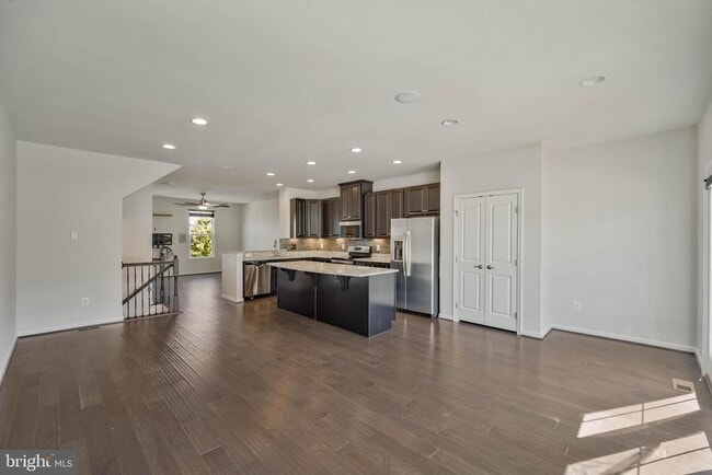 Building Photo - 10711 Hinton Wy