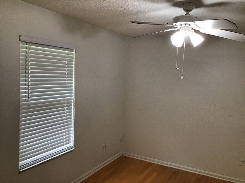 Building Photo - 2700 Darwin Ct