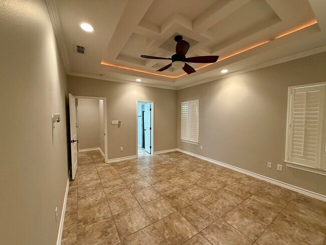 Building Photo - 216 Canyon Oak Dr