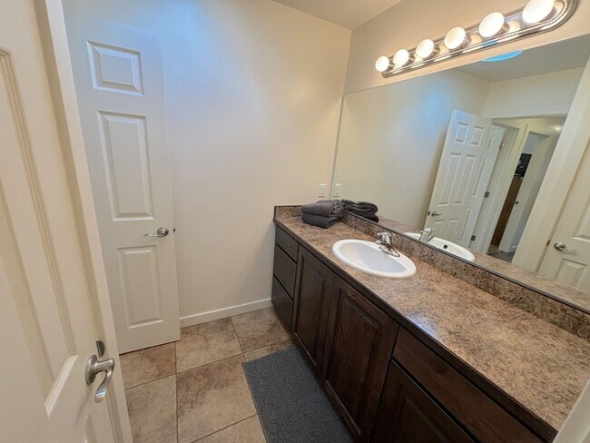 Building Photo - 3862 Desert Willow Cir