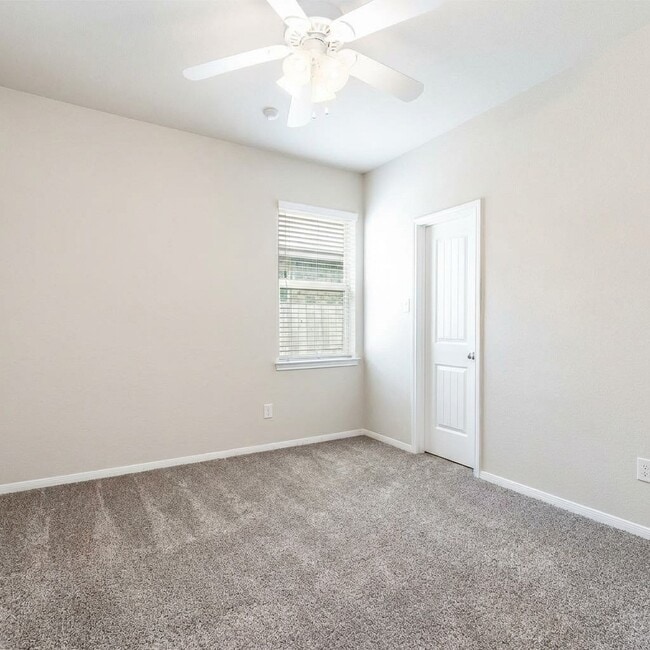 Building Photo - 21388 Timber Lodge Ln