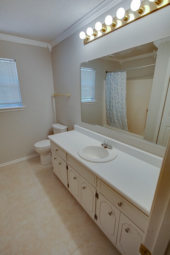 Building Photo - 4195 Litchfield Ln