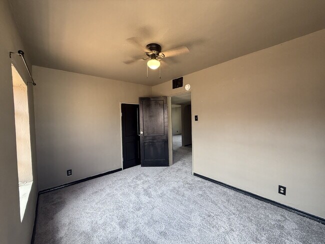 Building Photo - 3501 Taylor Ave