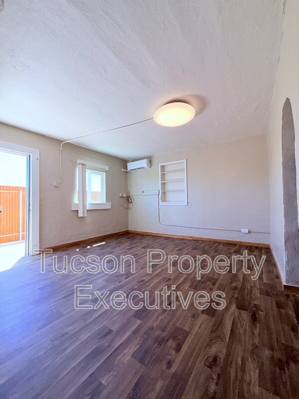 Building Photo - 234 E 32nd St