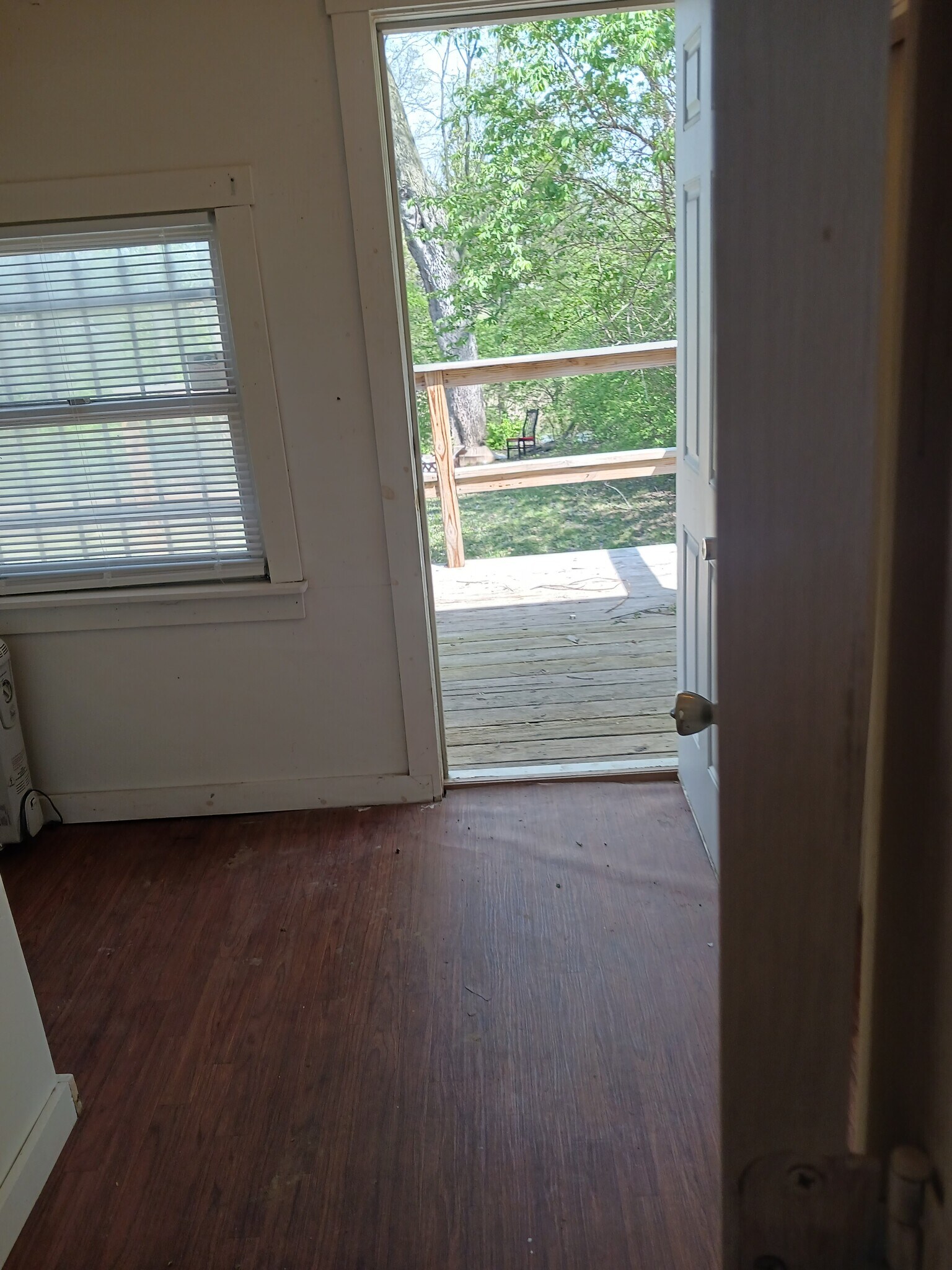 Building Photo - 812 W Main St