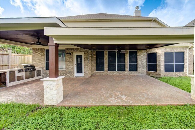 Building Photo - 5002 Laura Lee Ln