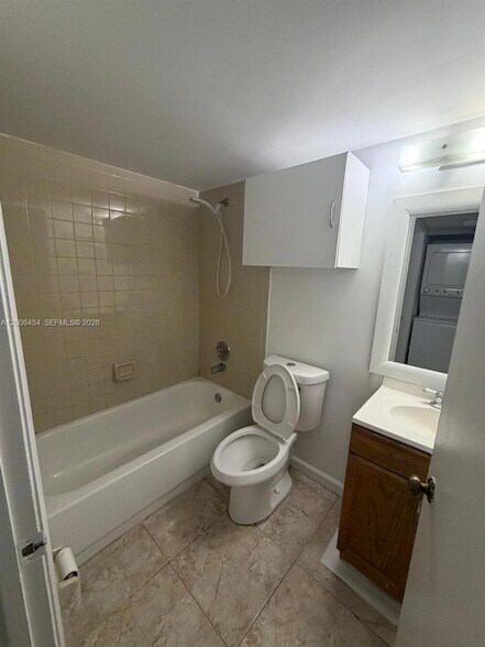 Building Photo - 20825 NE 8th Ct