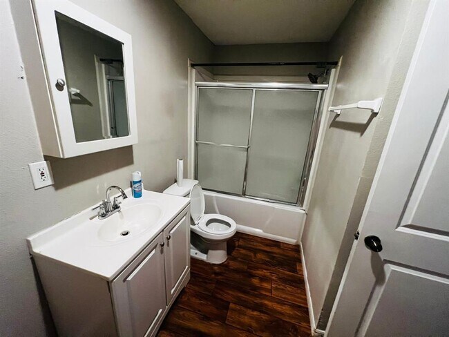 Building Photo - 815 Pennsylvania St