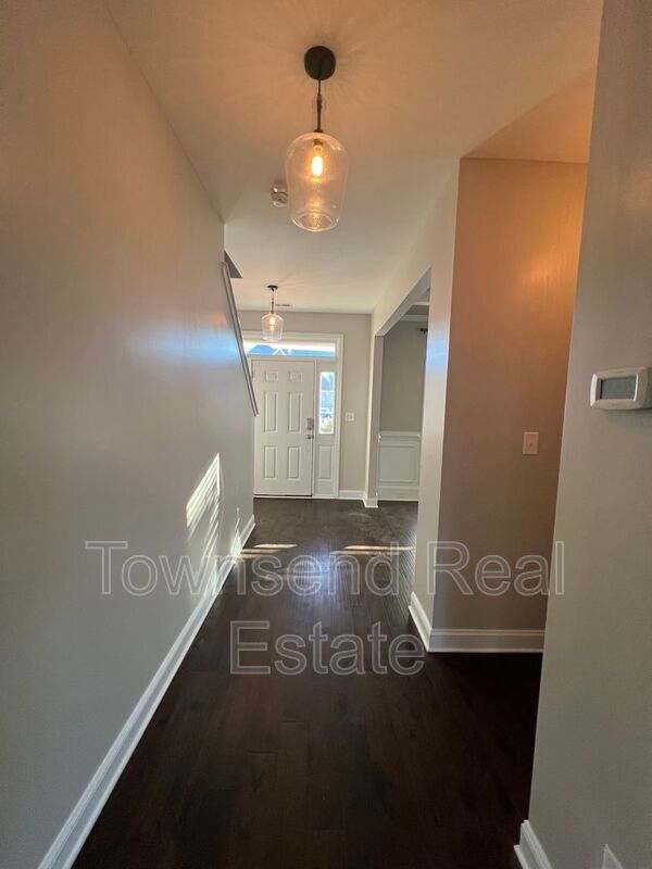 Building Photo - 3233 Northgate Dr