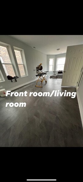 Building Photo - 1427 S Tripp Ave