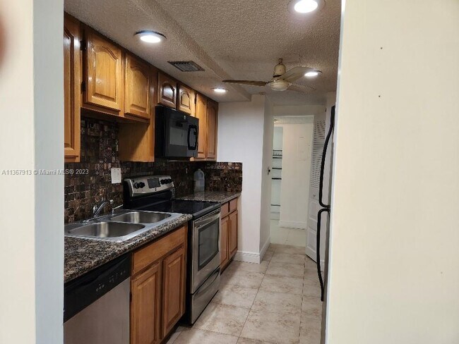 Building Photo - 3771 Environ Blvd