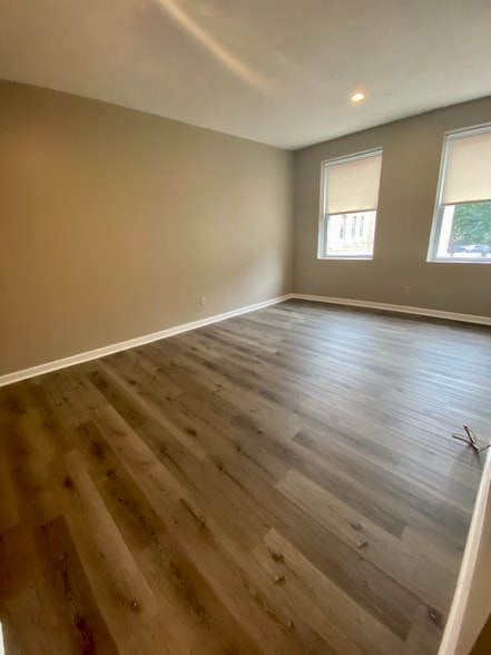 Building Photo - 1862 Beacon St