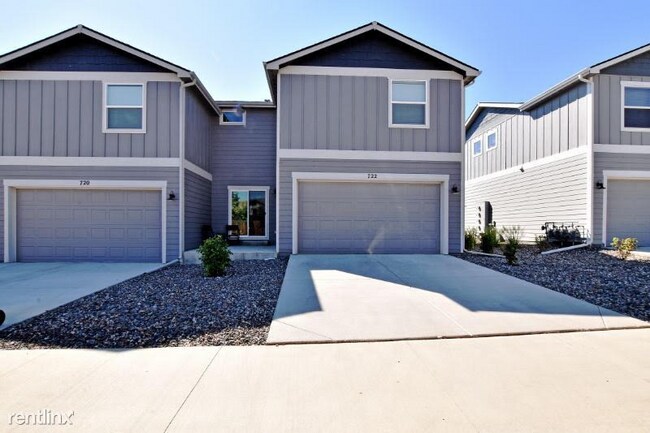Building Photo - 706 Finch Dr