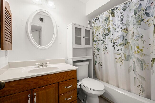 Building Photo - 3500 Tangle Brush Dr