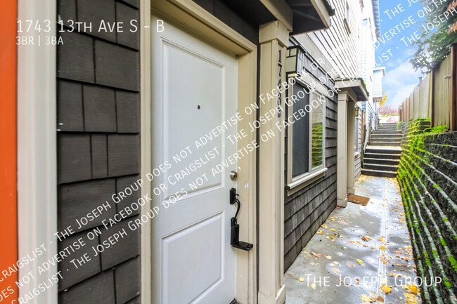 Building Photo - 1743 13th Ave S