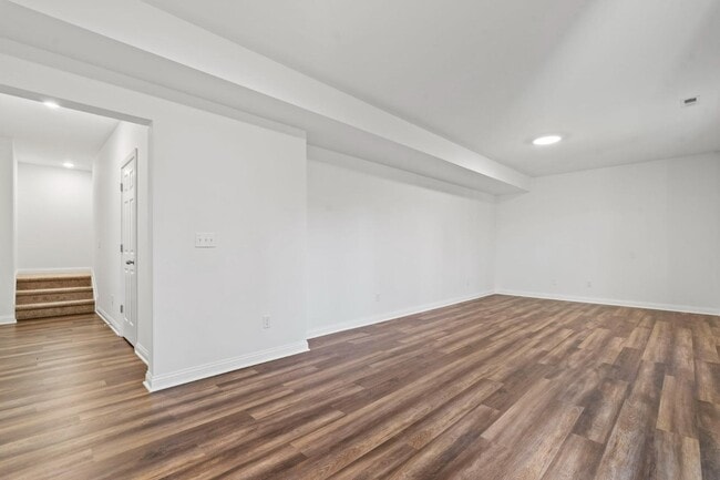 Building Photo - 929 Camden Ct