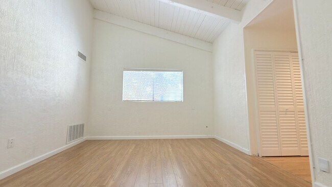Building Photo - Spacious 4-Bedroom + Bonus Room Home with ...