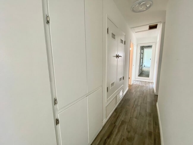 Building Photo - Single story Lake Lindero 4b/2b home with amazing lake views!