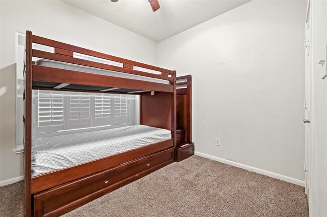 Building Photo - 8618 E Highlands Crossing