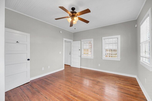 Building Photo - $500.00 OFF FIRST MONTHS MOVE IN SPECIAL W...