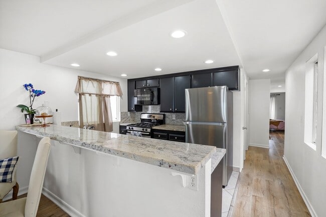 Building Photo - 309 Ocean Dr