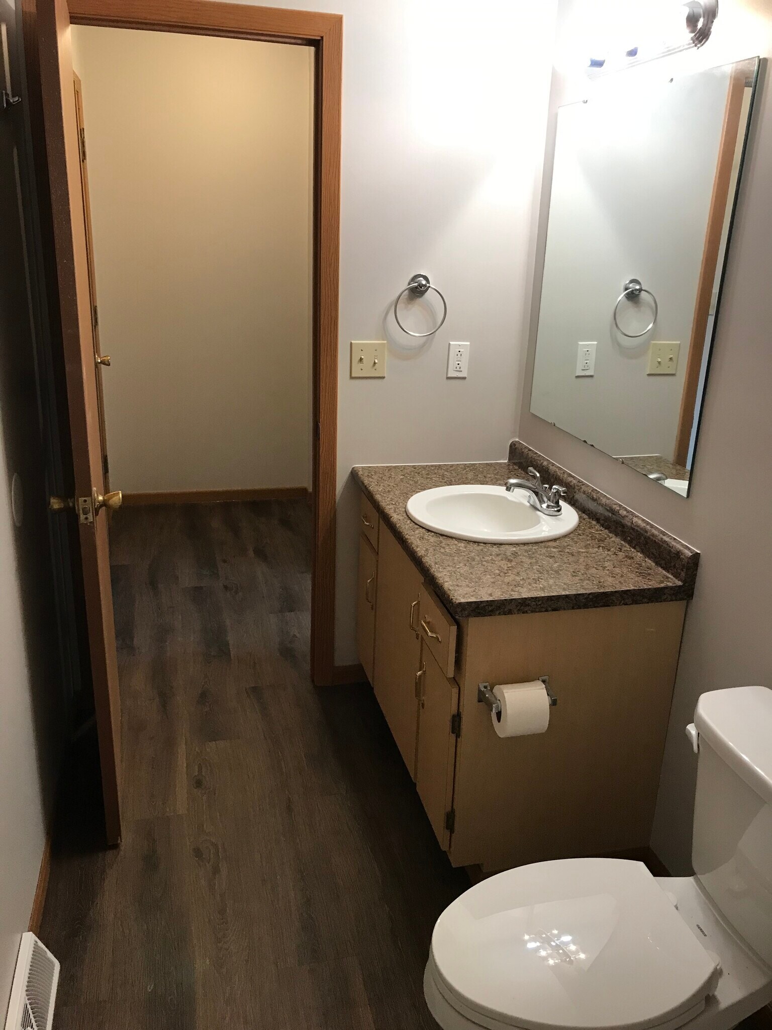 Building Photo - 116 Woodcrest Dr