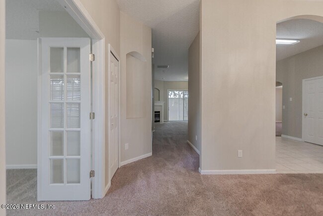 Building Photo - 684 Sid Dr