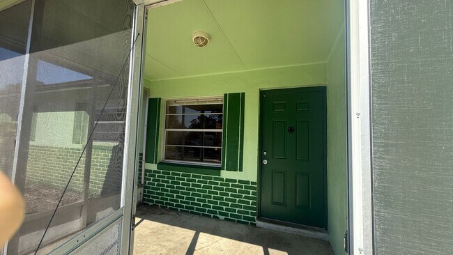 Building Photo - Charming 3-Bedroom Home in Quiet Winter Springs Neighborhood