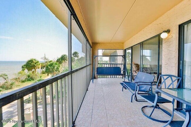 Building Photo - 1540 Riverside Dr