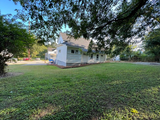 Building Photo - Branch Street, 37-38