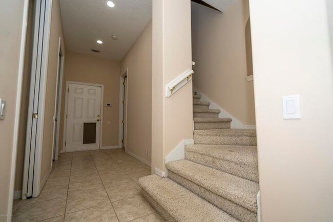 Building Photo - Gated Community