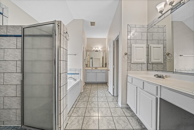 Building Photo - 12335 Shadowvista Dr