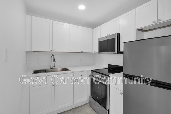 Building Photo - 209 Summer St