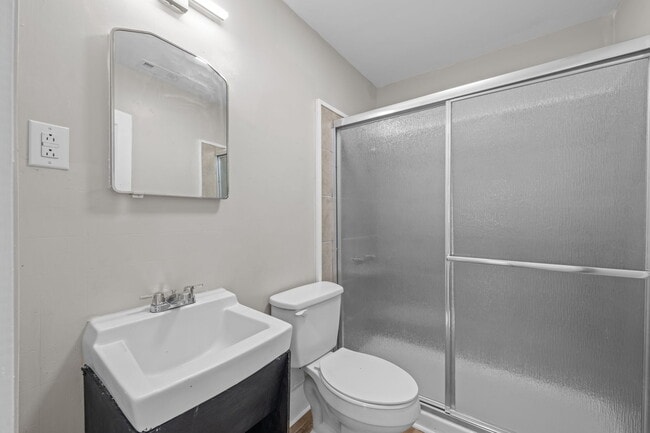 Building Photo - 308 Norwood St