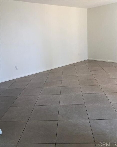 Building Photo - 1640 Maple Dr