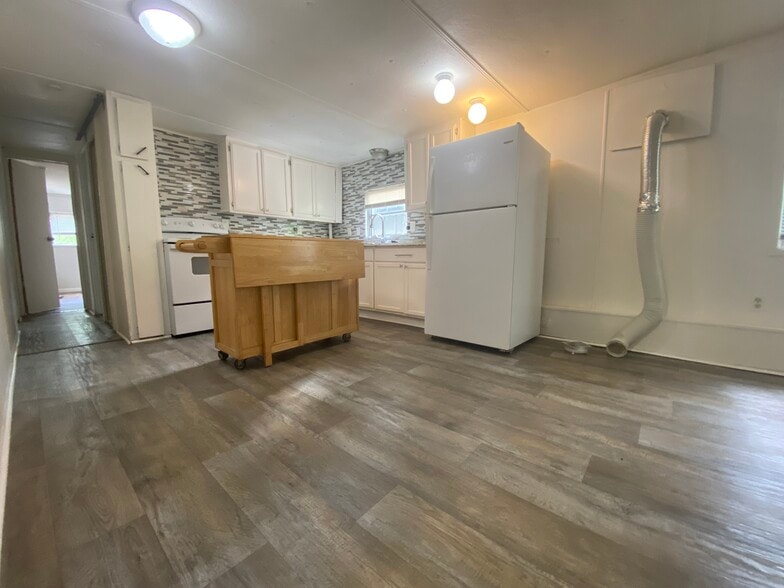 Building Photo - 117 Lucy Ln