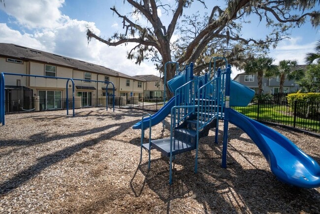 Building Photo - Available Immediately!