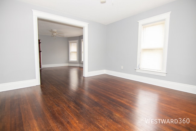 Primary Photo - 216 N Hickory St