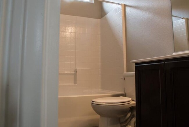 Building Photo - COMING SOON Beautiful 4 bedroom SW Area Ho...