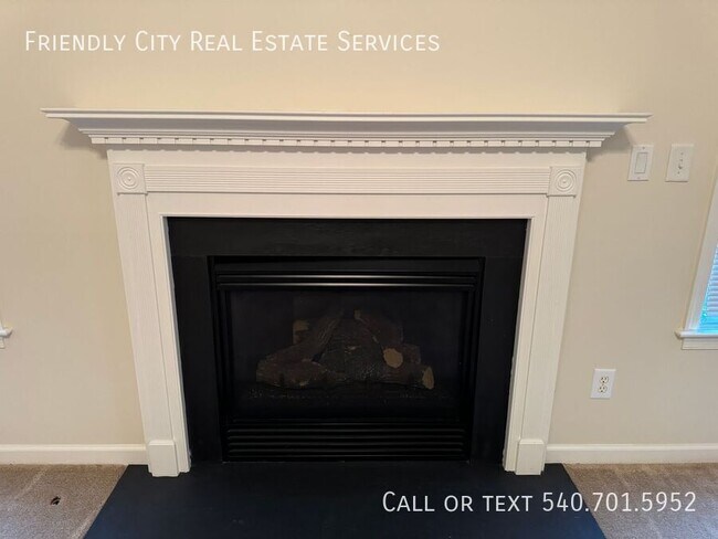 Building Photo - Beautiful Duplex at Spring Oaks