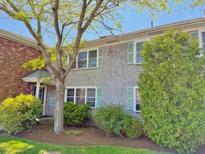 Building Photo - 56 Center St