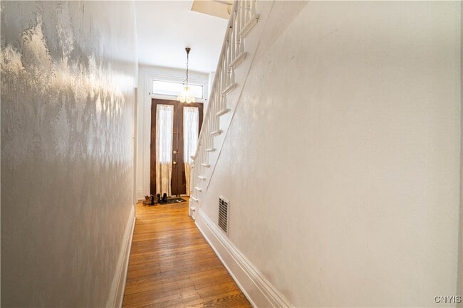 Building Photo - 13 W Monroe St