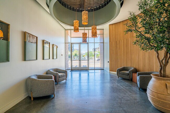 Building Photo - 814 N 4th St