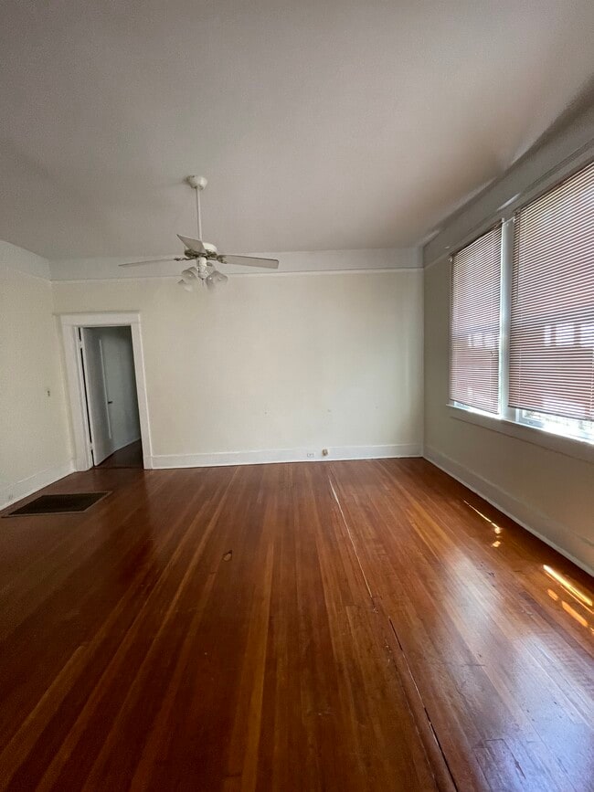 Building Photo - 7818 Saint Charles Ave