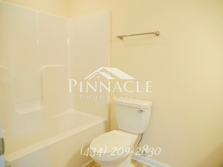 Building Photo - 735 Old Graves Mill Rd