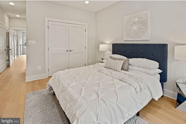 Building Photo - 1705 Trinidad Ave NE