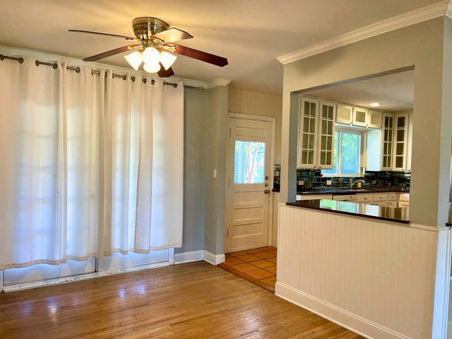 Building Photo - 1041 Ivy Ln