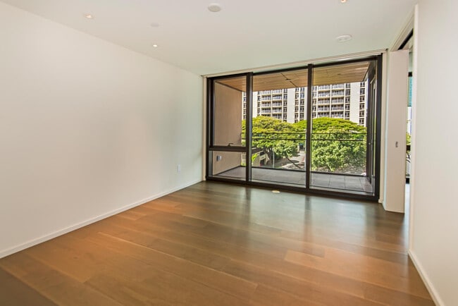 Building Photo - Luxurious Living at Park Lane 1304